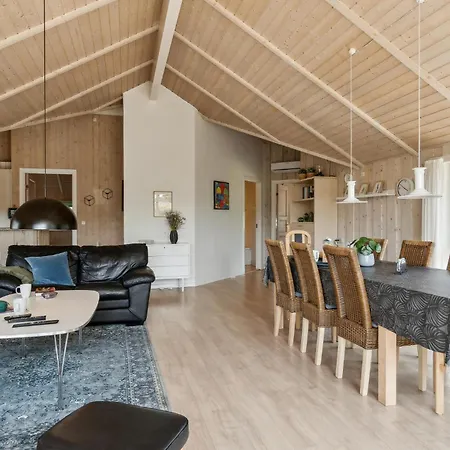Four-bedroom In Hals