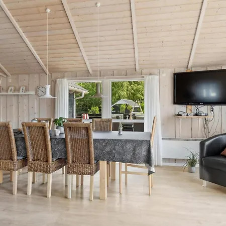 Four-bedroom In * Hals