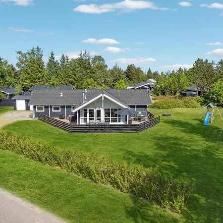 Four-bedroom In Hals