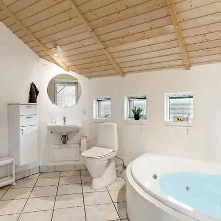 Four-bedroom In Feriehus