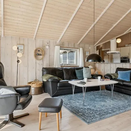 Four-bedroom In * Hals
