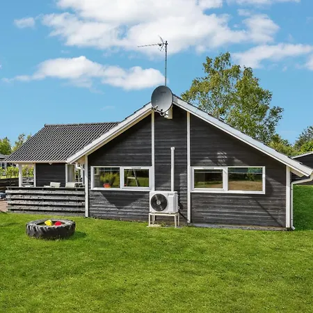 Feriehus Four-bedroom In *