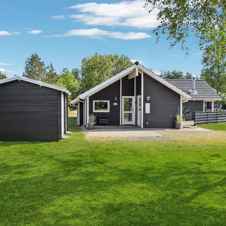 Four-bedroom In * Hals