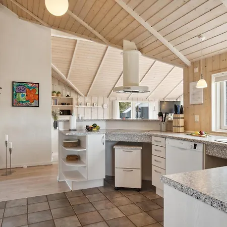 Four-bedroom In * Hals